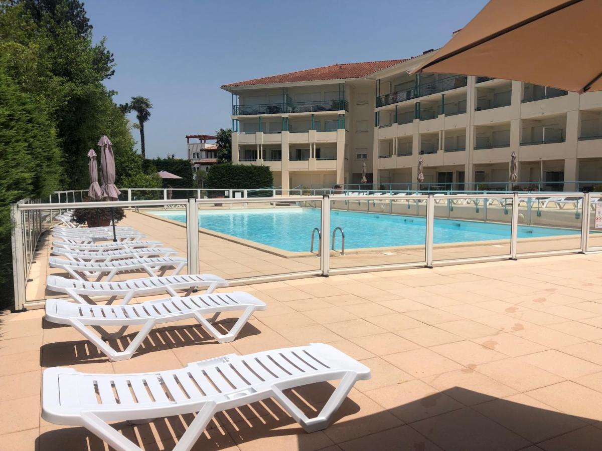 Studio Au Calme Avec Piscine, Face Golf, Parking Gratuit, Tout A Pied A 10Mn Centre Ville ซีบูร์ ภายนอก รูปภาพ